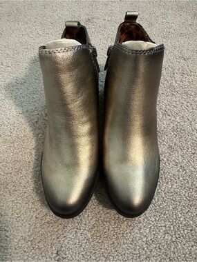Lucky Brand Metallic Pewter Ankle Booties